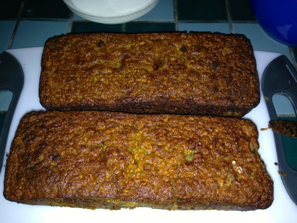 The finished product. Yummy, oatmeal banana bread.